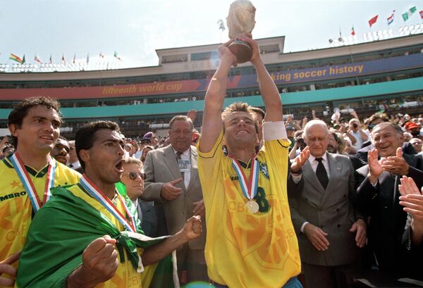 Campionatele Mondiale de fotbal, filă cu filă (XV). SUA 1994 (FOTO, VIDEO) Campionatele Mondiale de fotbal, filă cu filă (XV). SUA 1994 (FOTO, VIDEO) - Sputnik Moldova-România