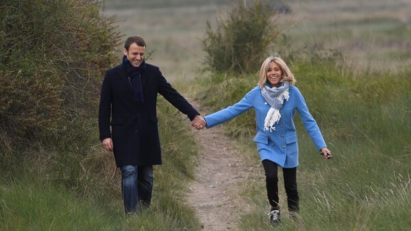 Emmanuel Macron y Brigitte Trogneux - Sputnik Moldova-România