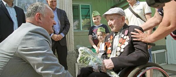 Президент Молдовы Игорь Додон подписал указ о награждении Орденом Республики ветерана Великой Отечественной войны, участника войны в Японией 92-летнего Михаила Блажанова. - Sputnik Молдова