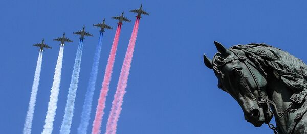 Штурмовики Су-25 БМ на репетиции воздушной части парада Победы в Москве. - Sputnik Moldova