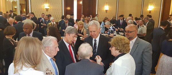 Kuzmin și Klemm la recepția de la Ambasada Rusiei la București - Sputnik Moldova-România