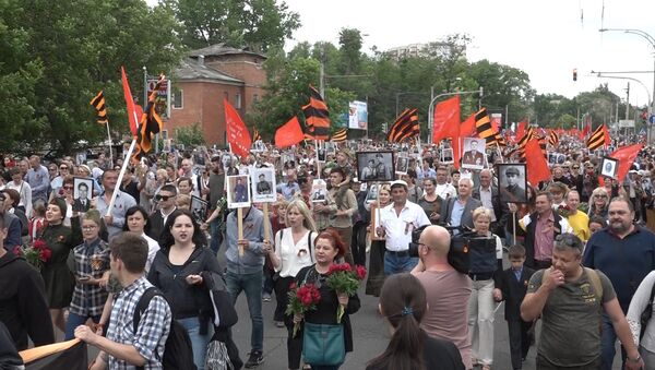 LIVE: Акция Бессмертный полк в Кишиневе в День Победы - Sputnik Moldova