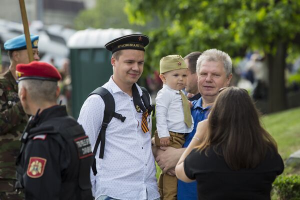 Toată familia a ieșit la sărbătoare - Sputnik Moldova
