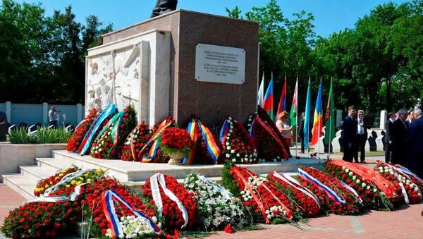 Monumentul ostașului sovietic din București - Sputnik Moldova-România