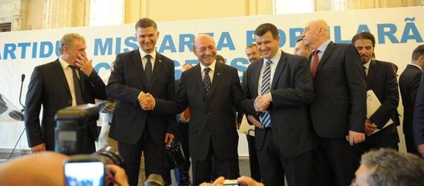 Traian Băsescu şi Eugen Tomac - Sputnik Moldova-România