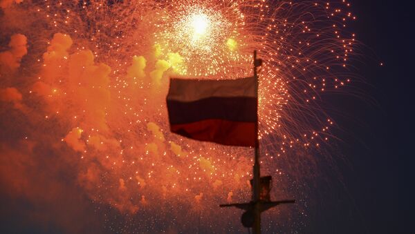 Праздничный салют в честь Дня Победы в Санкт-Петербурге - Sputnik Молдова