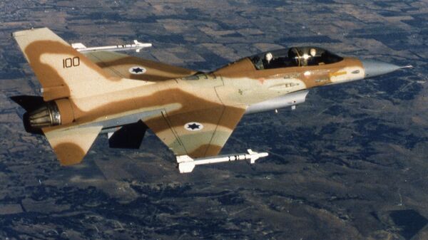 An Israeli Air Force F-16 jet fighter in flight over Israel 1980. - Sputnik Moldova