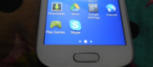 Skype на мобильном телефоне - Sputnik Moldova