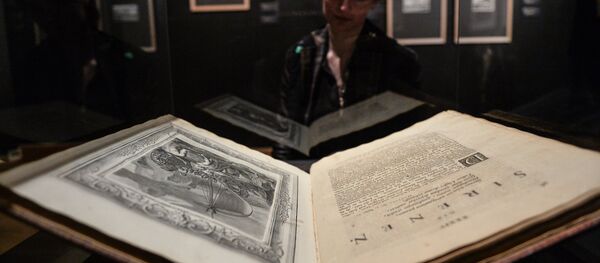 Показ выставок Новые поступления графики в ГМИИ им. А.С. Пушкина. 2009-2014 и Война и мир в творчестве Георгия и Ореста Верейских. К 100-летию со дня рождения Ореста Георгиевича Верейского - Sputnik Moldova