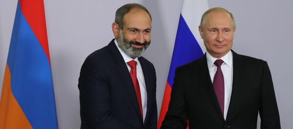 Встреча Президента России Владимира Путина и премьер-министра Армении Никола Пашиняна (14 мая 2018). Сочи - Sputnik Молдова