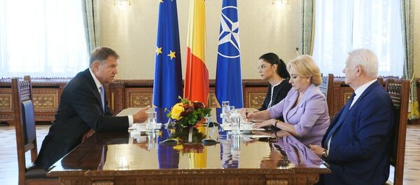 Klaus Iohannis și Viorica Dăncilă, consultări - Sputnik Moldova-România