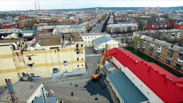В Кемерово приступили к сносу ТЦ Зимняя вишня - Sputnik Молдова