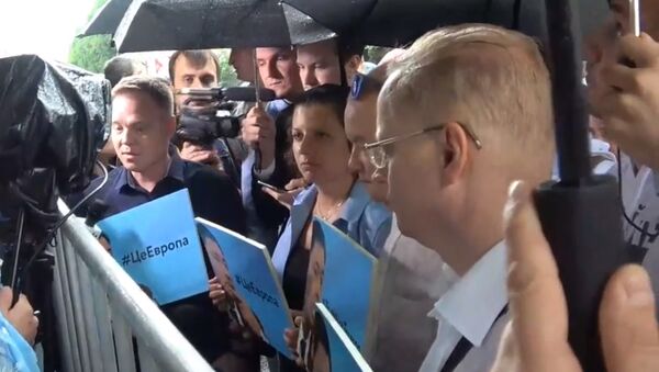 LIVE: Митинг в поддержку арестованного на Украине журналиста Кирилла Вышинского - Sputnik Молдова