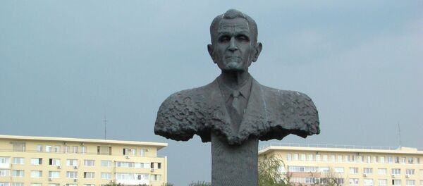 Bustul lui Corneliu Coposu - Sputnik Moldova-România