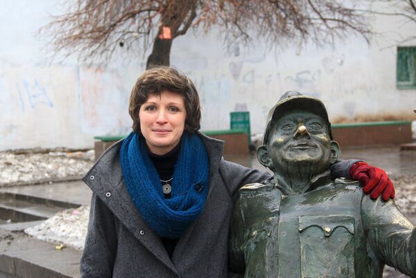 Скульптор Кристина Цибер и самарский Швейк Скульптор Кристина Цибер и самарский Швейк - Sputnik Молдова