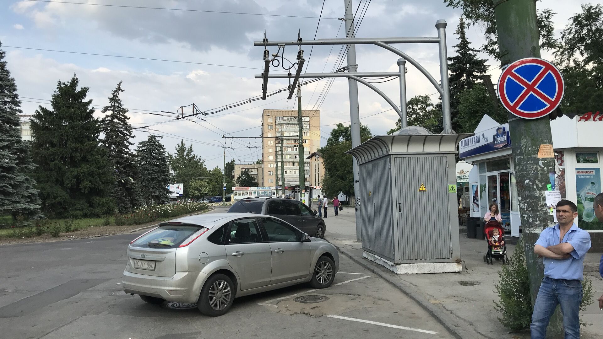 Неправильная парковка в Кишиневе - Sputnik Молдова, 1920, 20.08.2021
