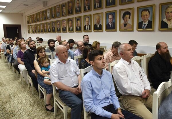 Презентация книги о Луке Войно-Ясенецком Презентация книги о Луке Войно-Ясенецком - Sputnik Молдова