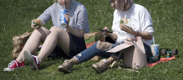 Открытие 90-го летнего сезона в Парке Горького - Sputnik Moldova