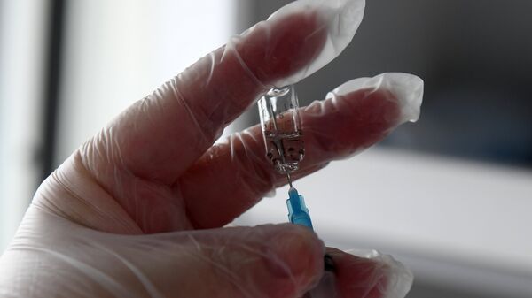 Работа мобильных пунктов вакцинации в Казани - Sputnik Молдова