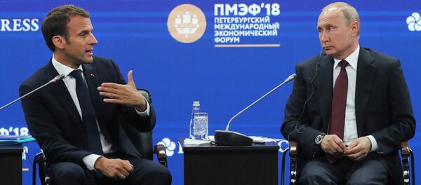 Президент РФ Владимир Путин и президент Французской Республики Эммануэль Макрон - Sputnik Молдова