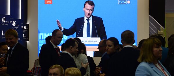 L'intervention d'Emmanuel Macron à la session plénière du SPIEF-2018 - Sputnik Moldova-România