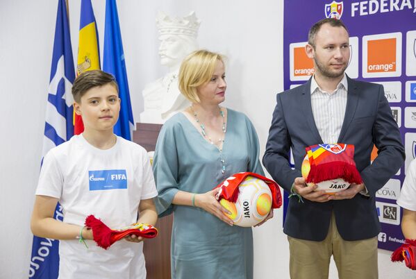 Футбол ради дружбы — это международная детская социальная программа. - Sputnik Молдова