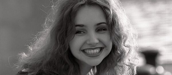 Studentă, domnişoară, zâmbet Studentă, domnişoară, zâmbet - Sputnik Moldova