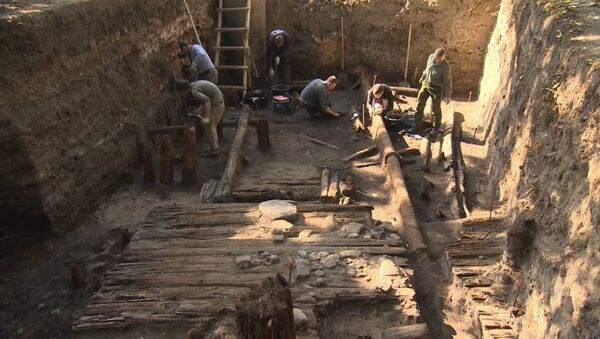 Раскопки в центре Москвы: что нашли археологи на месте снесенной России - Sputnik Молдова