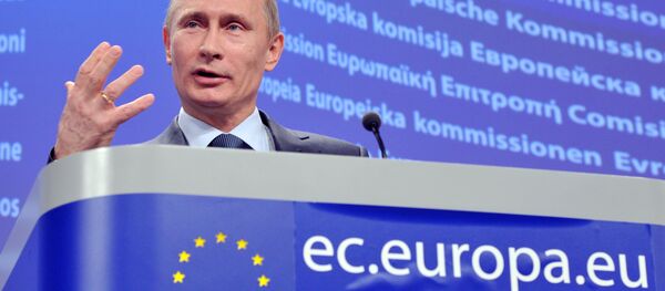 Russian Prime Minister Vladimir Putin speaks during a joint press conference with European Commission President Jose Manuel Barroso (not pictured) following talks between the Russian government and the European Union executive at the EU headquarters in Brussels on Febuary 24, 2011. - Sputnik Moldova-România