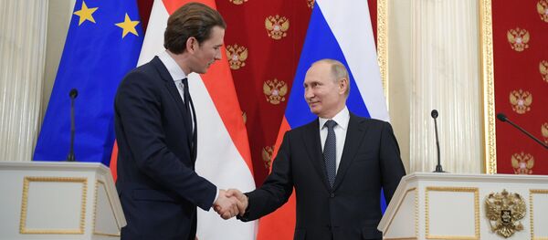 Президент РФ В. Путин встретился с канцлером Австрии С. Курцем - Sputnik Moldova