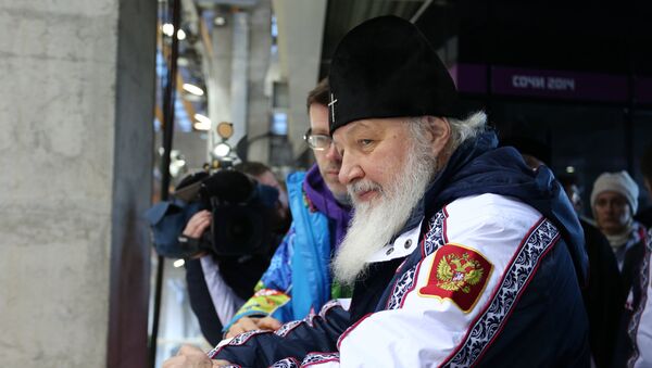 Патриарх Кирилл посетил санно-бобслейную трассу в Сочи - Sputnik Moldova-România
