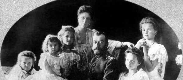 Император Николай II с семьей. Архивное фото - Sputnik Молдова
