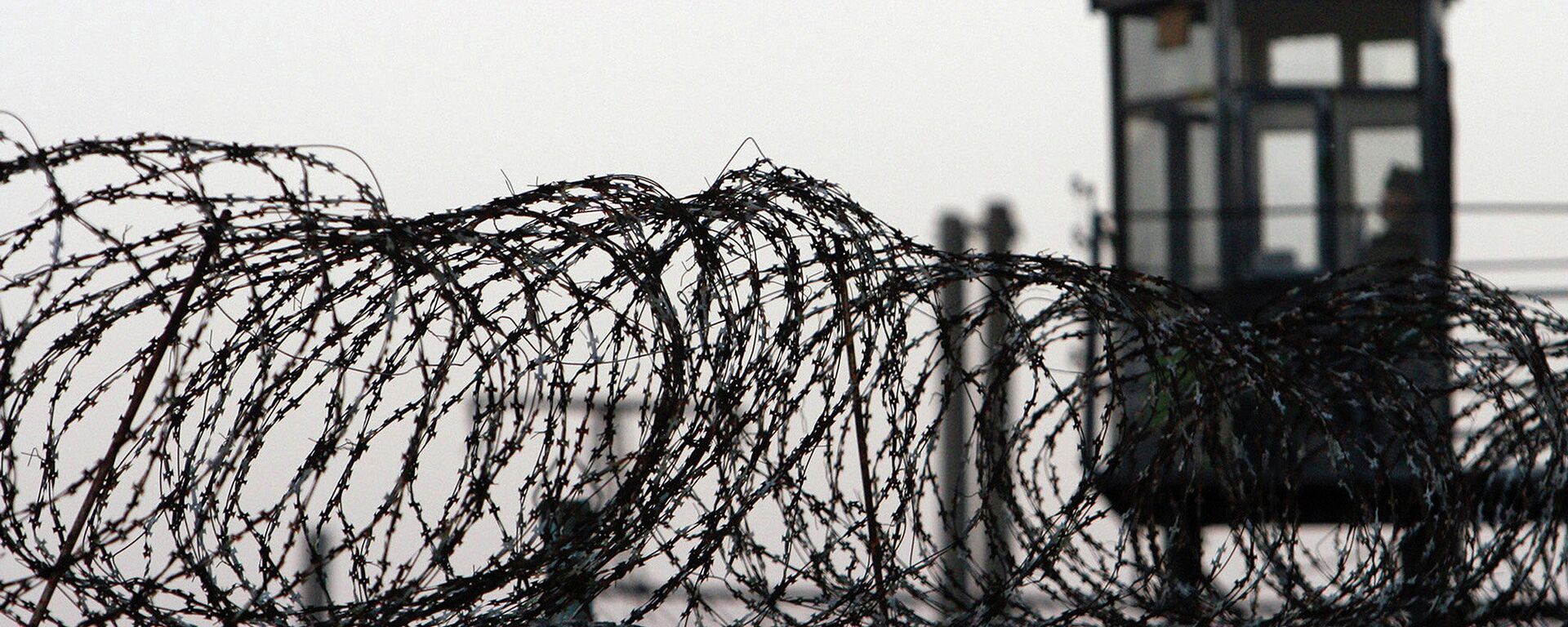 Охранный периметр исправительной колонии Охранный периметр исправительной колонии - Sputnik Молдова, 1920, 24.11.2020