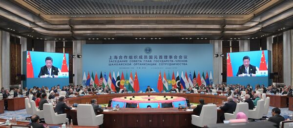 Президент РФ В. Путин на саммите ШОС в Китае. День второй - Sputnik Moldova-România