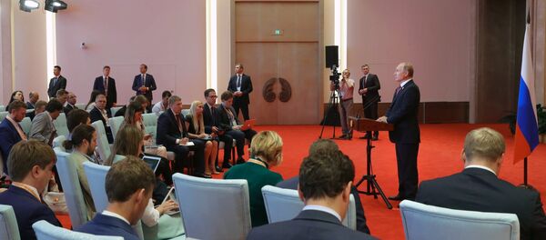 Президент РФ Владимир Путин на пресс-конференции - Sputnik Молдова