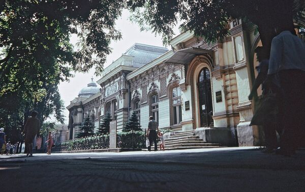Здание Республиканского художественного музея в столице Молдавии Кишиневе. - Sputnik Молдова