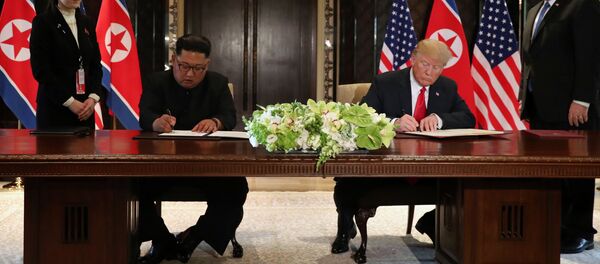 Donald Trump și Kim Jong Un - Sputnik Moldova