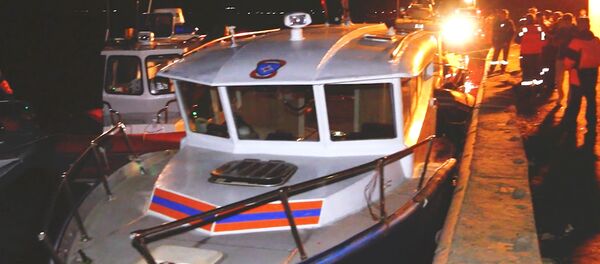 Работа спасателей на месте столкновения баржи и катамарана на Волге - Sputnik Молдова