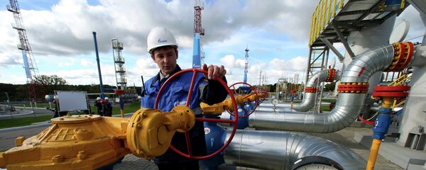 Работник Газпрома на газохранилище Работник Газпрома на газохранилище - Sputnik Молдова