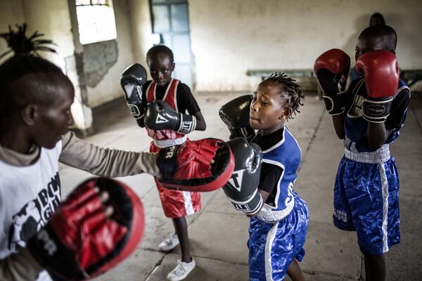 „Școală de box pentru fete în Kenya”, fotografie de Luis Tato (Spania), laureat al concursului „Andrei Stenin” - Sputnik Moldova