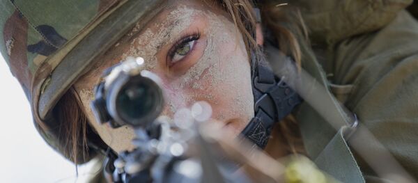 Женщина-военнослужащий. Архивное фото - Sputnik Молдова