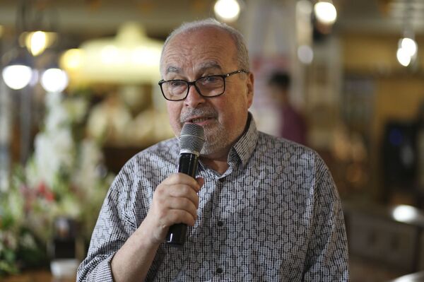 Руководитель Sputnik Молдова Владимир Новосадюк приветствовал гостей Sputnik FanZone   - Sputnik Moldova