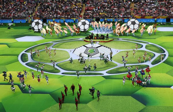 Артисты выступают на церемонии открытия чемпионата мира по футболу 2018 на стадионе Лужники - Sputnik Молдова
