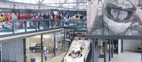 Выставка в честь Шумахера открылась в Кёльне Выставка в честь Шумахера открылась в Кёльне - Sputnik Молдова