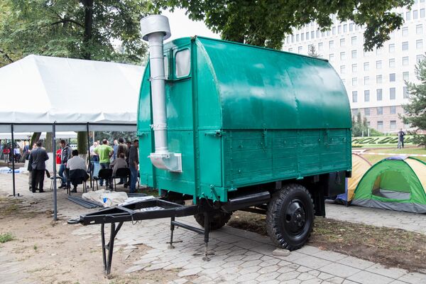 Палаточный городок победы обзавелся полевой кухней - Sputnik Молдова