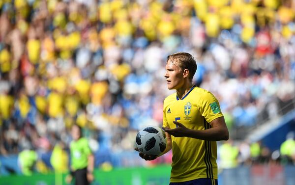 Игрок сборной Швеции в матче с Кореей на чемпионате мира в России - Sputnik Молдова