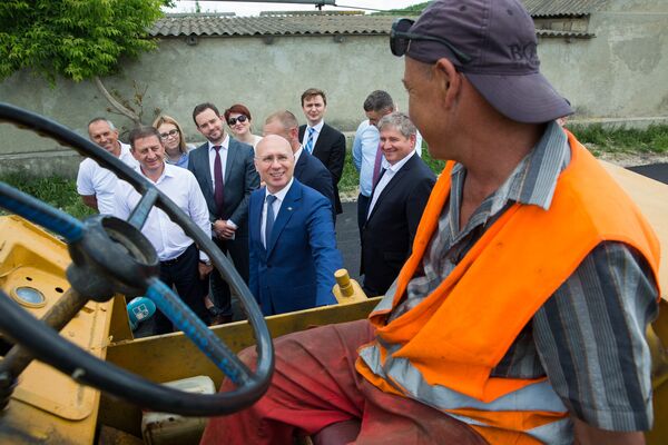 Drumul din satul Drăguşeni, comuna Rădeni, raionul Străşeni, reabilitat în cadrul programului „Drumuri bune pentru Moldova” Drumul din satul Drăguşeni, comuna Rădeni, raionul Străşeni, reabilitat în cadrul programului „Drumuri bune pentru Moldova” - Sputnik Moldova
