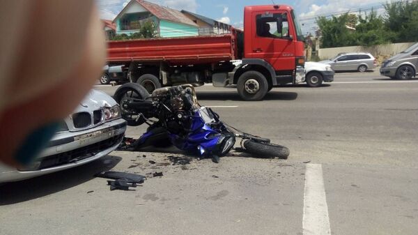 Accident de circulație cu implicarea unui motociclist pe str. Petricani din Chișinău Accident de circulație cu implicarea unui motociclist pe str. Petricani din Chișinău - Sputnik Moldova