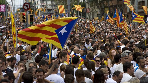 Partidarios de la independencia de Cataluña en Barcelona - Sputnik Молдова