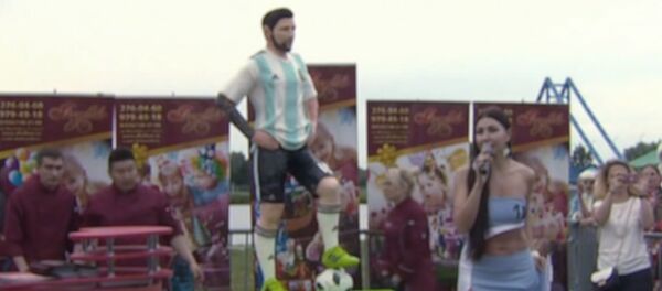 В Бронницах испекли торт с фигурой Лионеля Месси - Sputnik Молдова